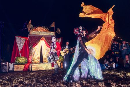glastonbury festival circus show